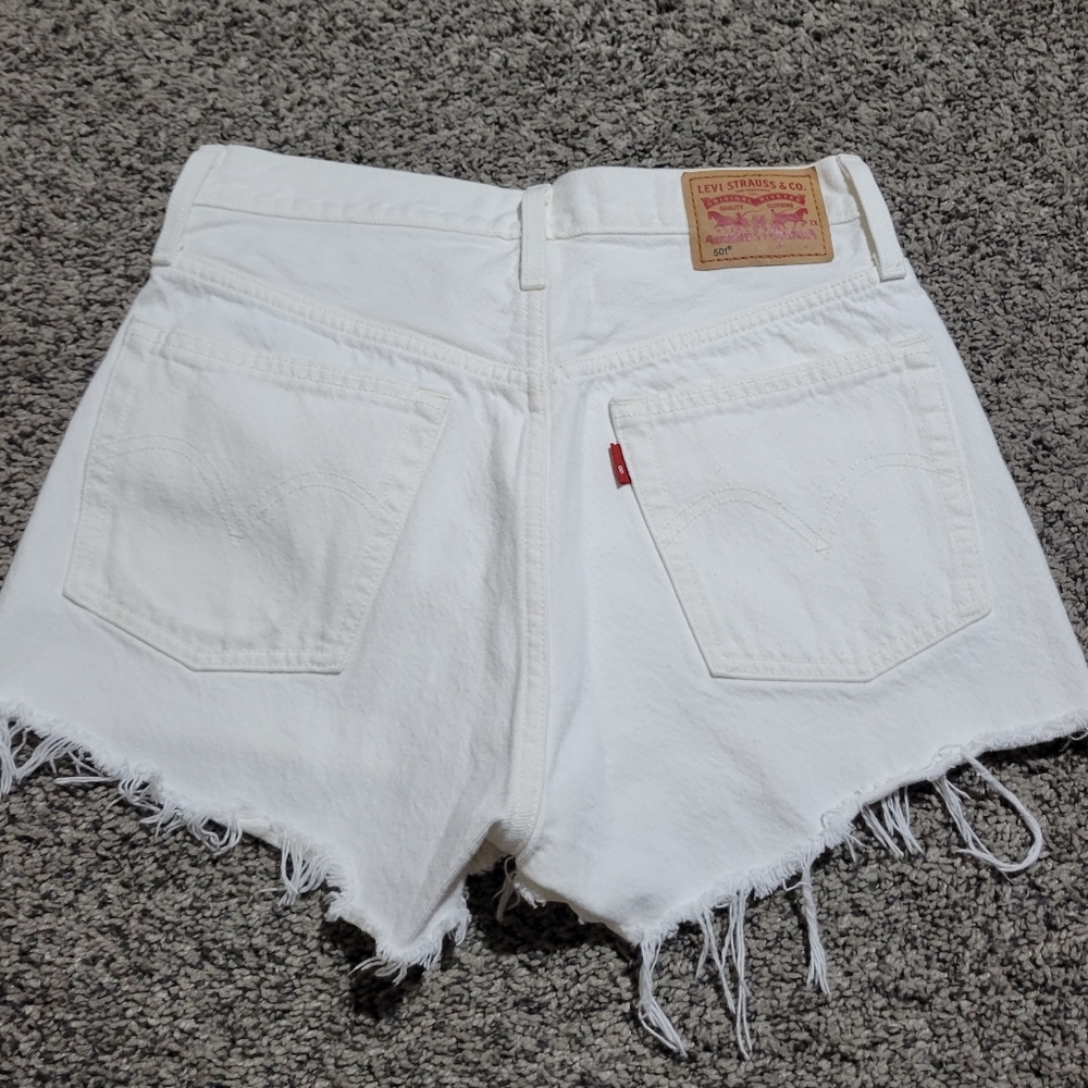 Levis 501 white embroidered jean short - Picture 2 of 6